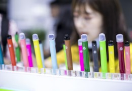 [de新国标]10月起水果味电子烟全面下架有经销商囤货谋划“被禁后继续卖，价格翻倍”｜国标｜烟草｜尼古丁