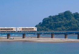 [日本三辆火车]日本最有特色的小火车，都在这里了