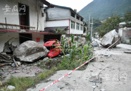 [四川泸定地震后]直击四川泸定地震｜震后首日，记者探访震区安置点