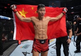 UFC格斗之夜李景亮强势归来第二回合TKO散打沙皇