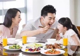 去别人家里吃饭时，高情商的人会做好这几件事